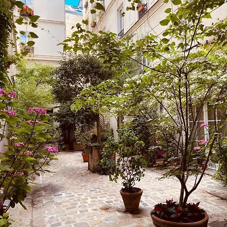 Marais Place Des Vosges Sevigne Paris Exterior photo