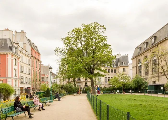 Marais Place Des Vosges Sevigne